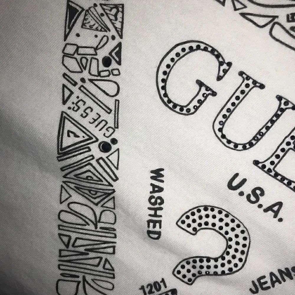 Guess Black and White Logo T-shirt